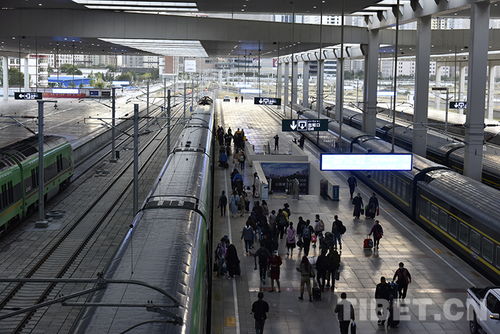 拉林鐵路開通運營滿三月 群眾收獲滿滿幸福 道路旅客運輸站經營
